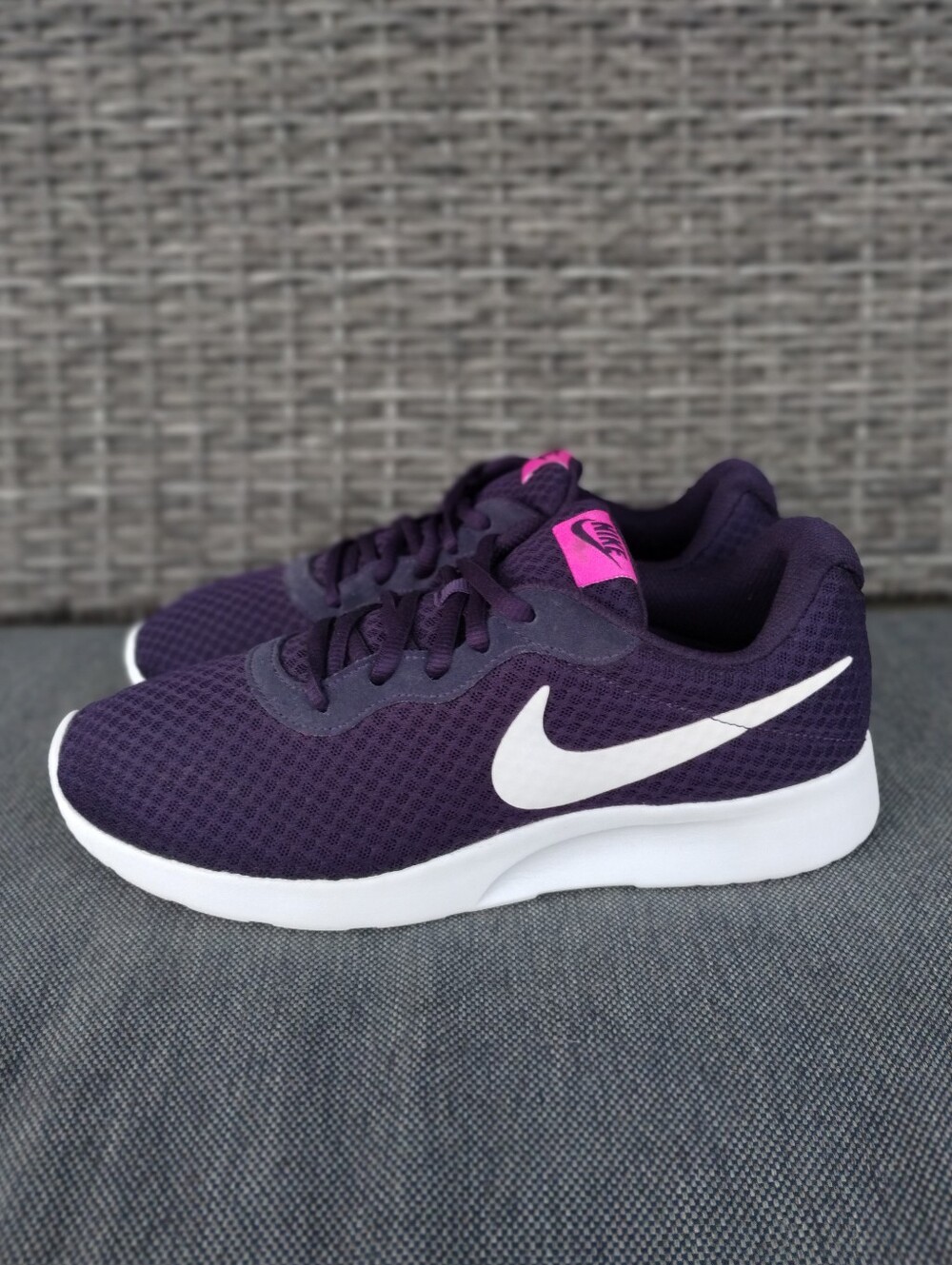 Nike Tanjun Purple Dynasty Sneakers Women’s 10 Purple Pink White 812655-501